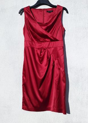 Красивое красное платье st-martins дания