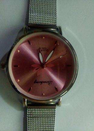 Жіночий наручний розкішний годинник