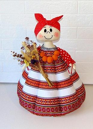 Баба-грілка для чайника з вишитої тканини червона "оленка"