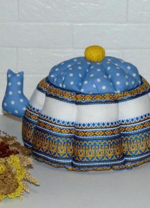 Украинская грелка на чайник с гербом "з днем народження, україно!"