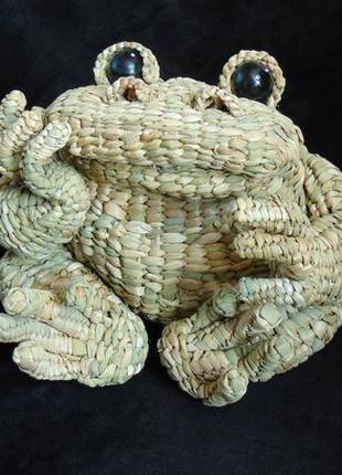Лягушка жаба плетеная из рогоза  25 см