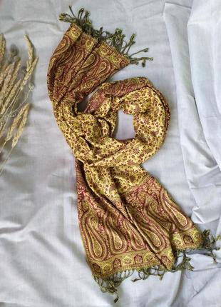 Широкий кашеміровий вовняної двосторонній шарф / з візерунком / палантин червоний / золотом4 фото