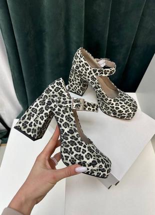 Леопардовые туфли джейн на массивном каблуке из нубука7 фото