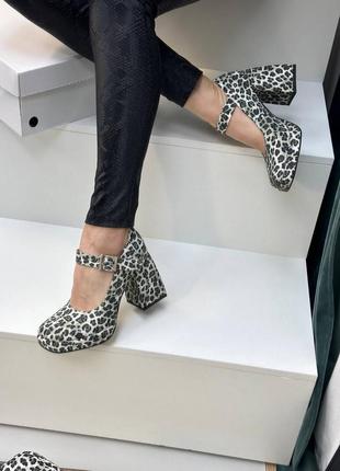Леопардові туфлі мері джейн на масивному каблуку з нубуку2 фото