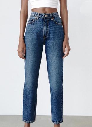 Джинсы zara mom fit высокая посадка выстиранный эффект
