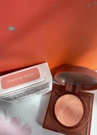 Оригинальный румяна huda beauty glowish cheeky vegan blush powder оттенок healthy peach2 фото