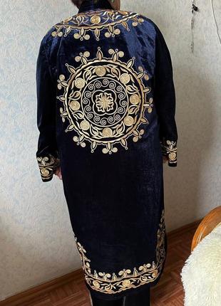Халат бархатный, длинный с вышивкой в восточном стиле7 фото