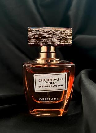 Оригинальный женский парфюм giordani gold essenza blossom oriflame 50 мл2 фото