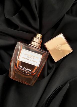 Оригинальный женский парфюм giordani gold essenza blossom oriflame 50 мл7 фото