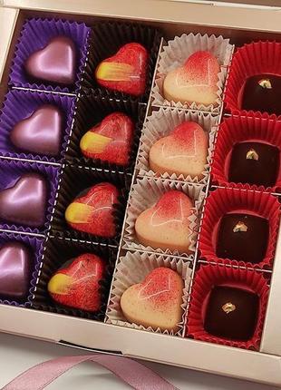 Корпусна шоколадна цукерка "гаряче серце"4 фото