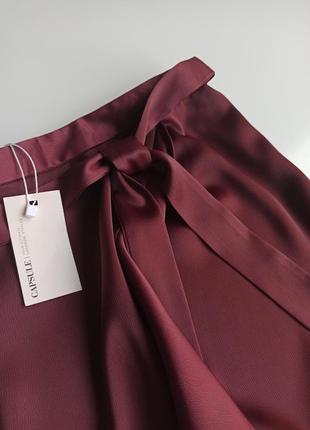 Красивейшая нарядная сатиновая юбка миди на запах6 фото