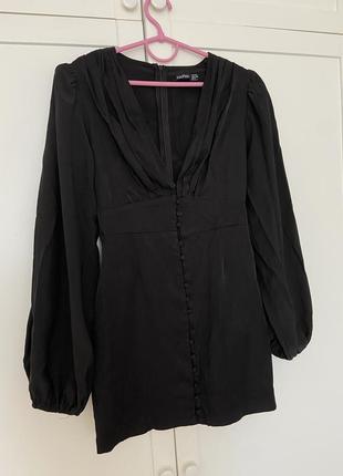 Черное стильное платье на пуговицах с декольте, рукав фонарик,базовое нарядное вечернее платье