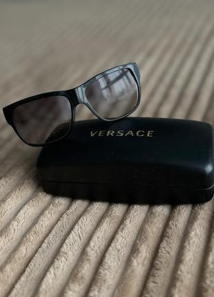 Сонцезахисні окуляри versace