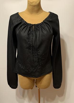Брендова блуза  з вишивкою