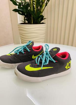 Стильные кроссы nike, разм 25/26
