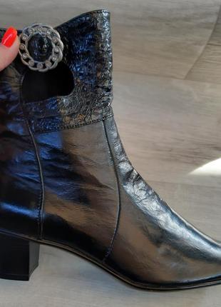 Ботинки лаковая кожа