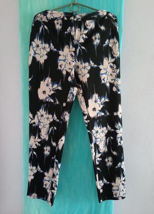 Жіночий одяг/ брендові брюки штани в квіти 🖤 48/50 розмір1 фото