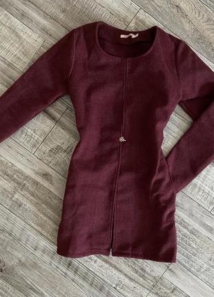 Теплий стильний бордовий приталений кардиган пальто з кишенями3 фото