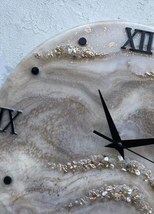 Часы из эпоксидной смолы, бежевые часы на стену, часы с бесшумным механизмом6 фото