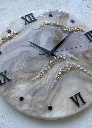 Часы из эпоксидной смолы, бежевые часы на стену, часы с бесшумным механизмом10 фото