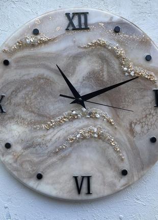 Часы из эпоксидной смолы, бежевые часы на стену, часы с бесшумным механизмом7 фото