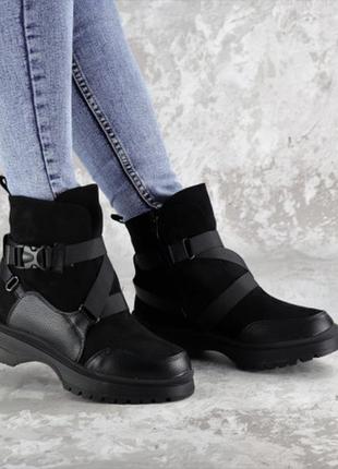 Жіночі зимові черевики чорні lana 2317