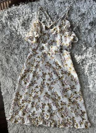 🎀 дуже мила сукня з рюшами в квітковий принт від asos