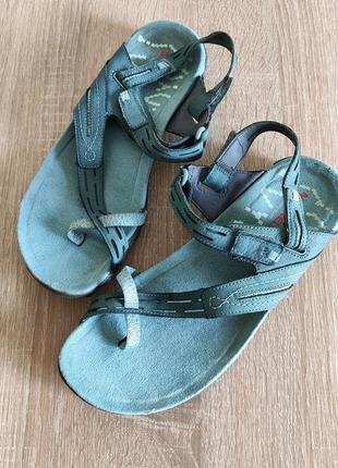 Треккинговые босоножки merrell