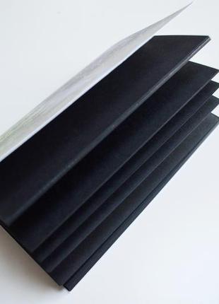 Блокнот з чорними аркушами і біла ручка. формат а6. авторська ілюстрація північ5 фото