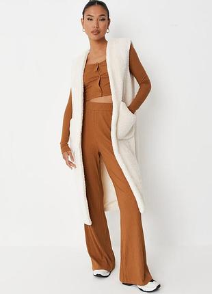 Невероятный брючный костюм в рубчик с широкими брюками