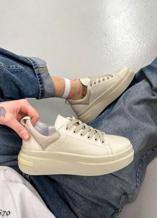 Стильные кожаные кеды на платформі