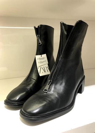 Кожаные ботинки на высоком каблуке на молнии zara