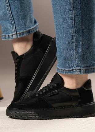 Кросівки жіночі чорні з натуральної шкіри2 фото