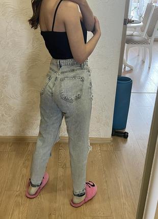 Рваные джинсы mom (size - 36)2 фото