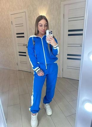 Жіночий стильний спортивний костюм