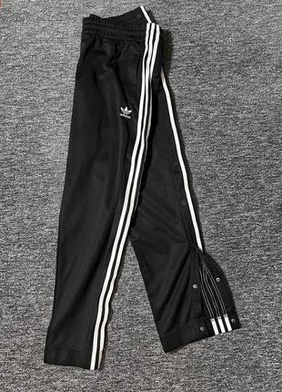 Спортивные adidas size-l1 фото