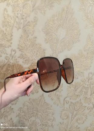 Окуляри сонцезахисні жіночі коричневі5 фото