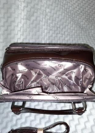 Лаковая сумочка цвета шоколад6 фото