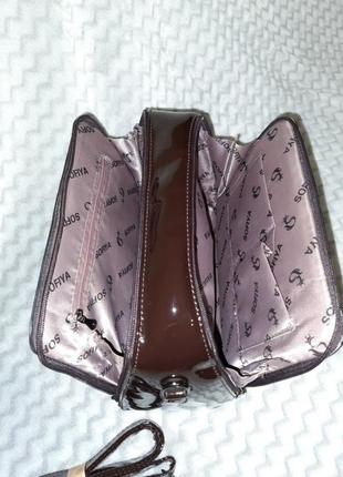 Лаковая сумочка цвета шоколад7 фото