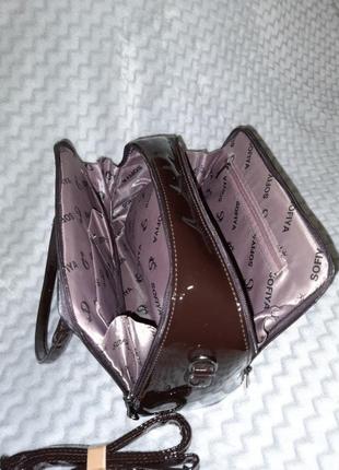 Лаковая сумочка цвета шоколад8 фото