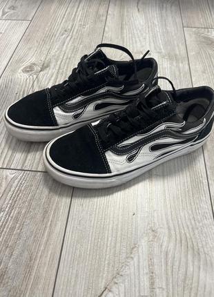 Vans майже нові