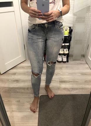 Джинсы