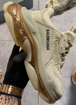 Кросівки balenciaga triple s clear sole beige