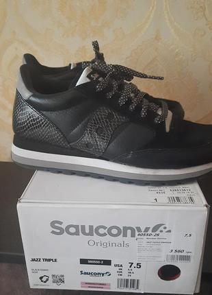 Кроссовки saucony