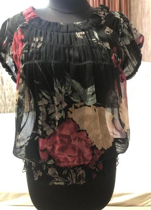 Чёрная полупрозрачная блузка в цветы2 фото