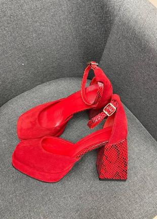 Яскраві червоні замшеві босоніжки на масивному каблуку колір на вибір2 фото