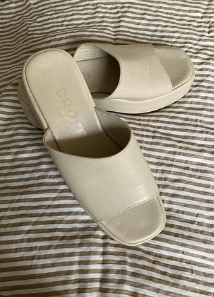 Шлепанци-сабо