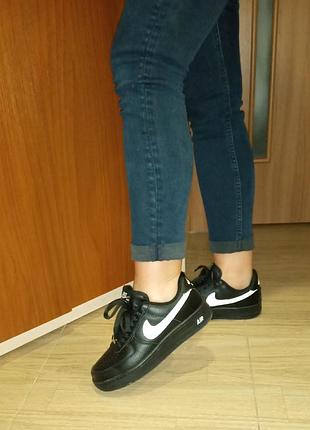 Кросівки шкіряні в стилі nike air force black/white чорні з білим