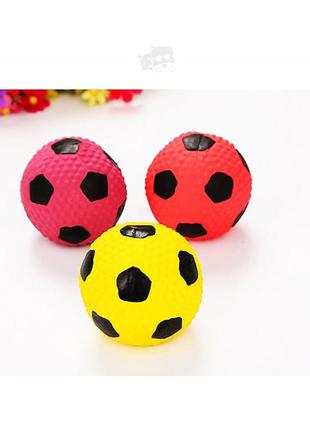 Игрушка для собак футбольный мяч латексный с пищалкой, фиолетовый 8см2 фото