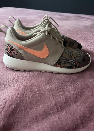 Nike roshe one printed sneakers6 фото